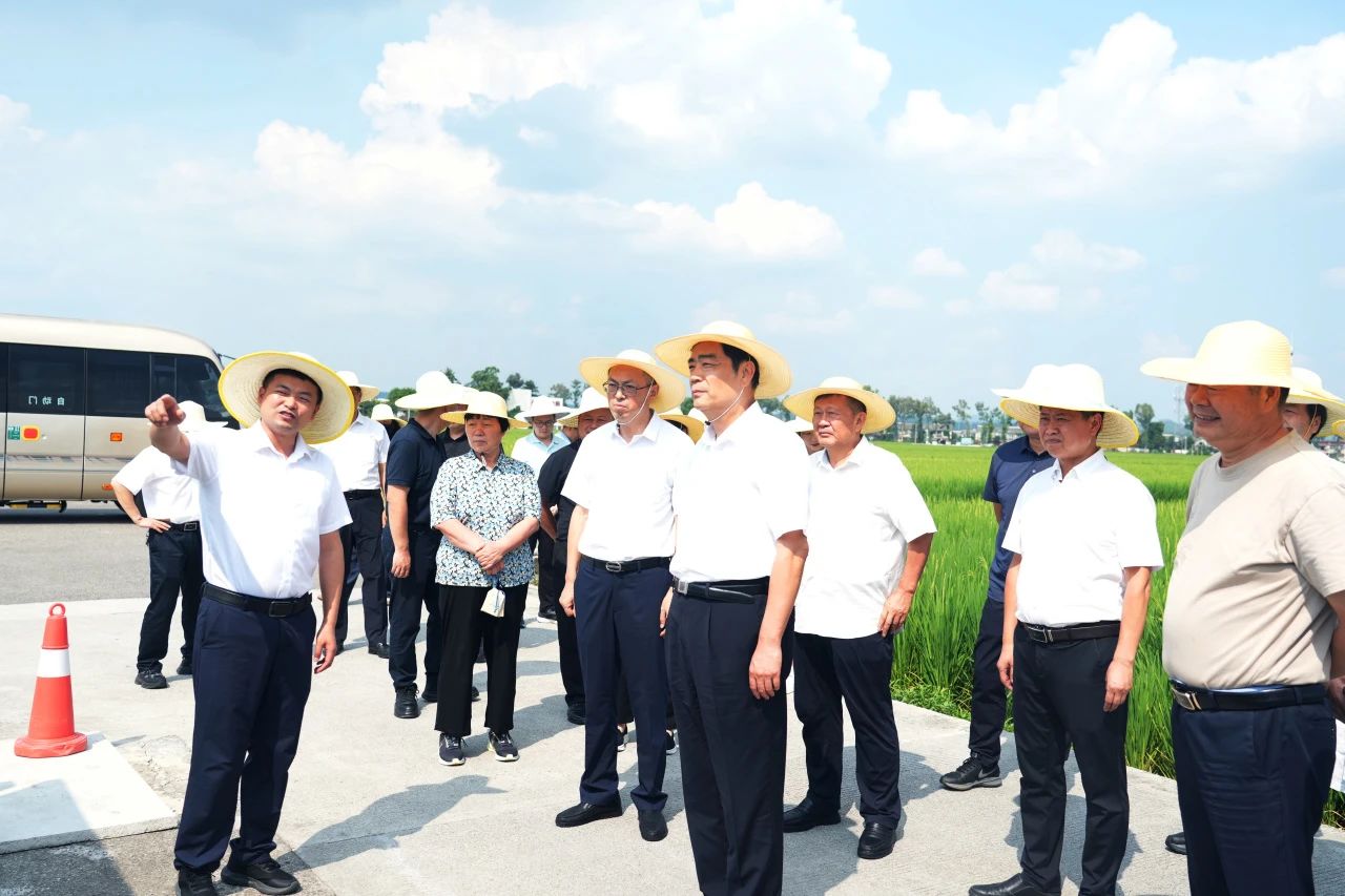 18f1b8675534ad0dc01c894fc871f355.jpg 18f1b8675534ad0dc01c894fc871f355.jpg